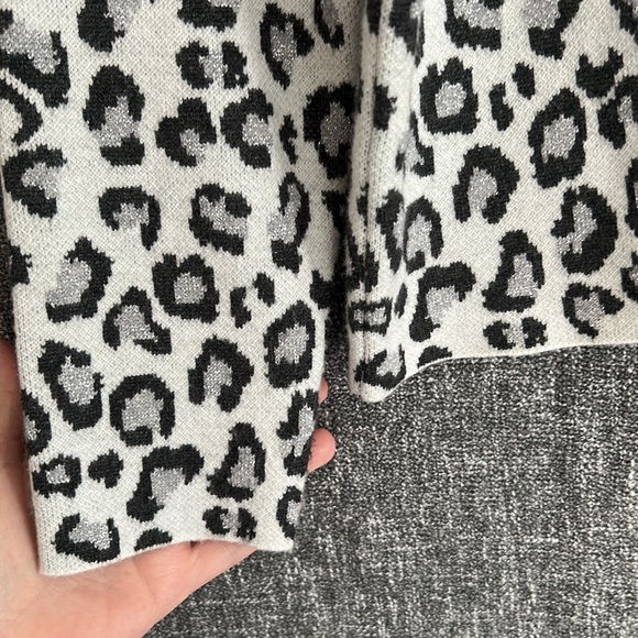 Leopard print with sparkle high collared sweater - Picture 3 of 8